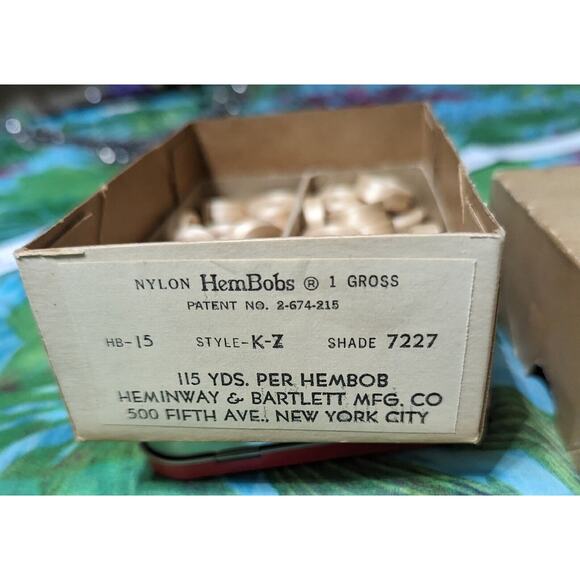 Nylon Sewing Thread Bobbins, Vintage Hem Bobs 1 Gross Black+ 1/3 Box Of Beige - Picture 6 of 9